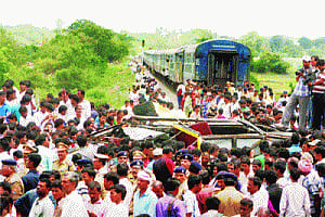 Shortcut cuts 25 lives short 21 schoolchildren