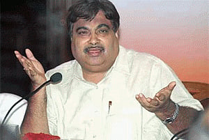 Gadkari hits out at Congress, NCP over Maharashtra Sadan row