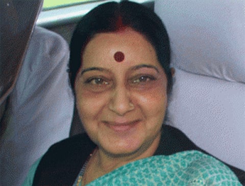Swaraj visits Pashupatinath temple