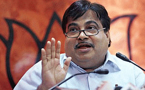 Gadkari dismisses reports on listening device at residence
