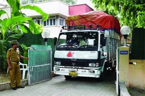 Kejri gets own house in order, moves back to Kaushambi