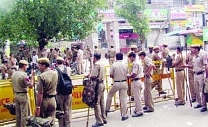 18 students locked up, 7 policemen injured