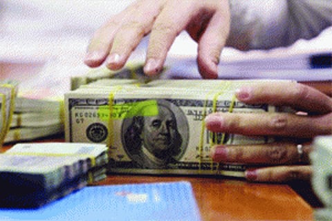 Mauritius-routed global investments into India dip below 10%