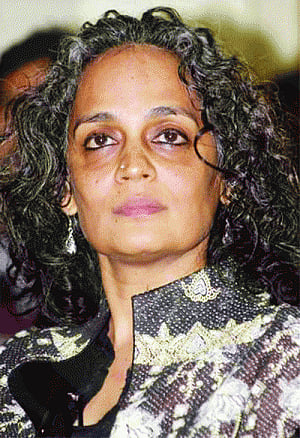 Kerala cops may book Arundhati