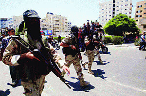 Gaza truce holds for 2nd day, diplomacy on to secure peace