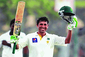 Younis' unbeaten century rescues Pakistan