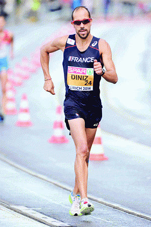 Diniz walks to 50KM world record