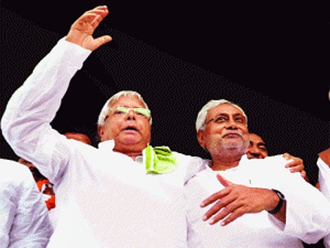 lalu, Nitish slam BJP in Chapra