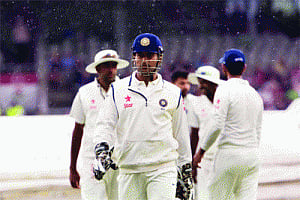 Chant against MSD, Fletcher mounts