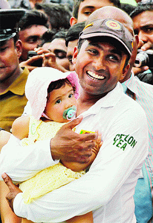 Perfect farewell: Sri lanka clean sweep Pakistan in Jayawardene's last Test