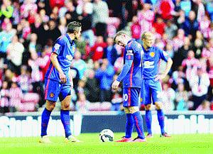 Draw keeps Van Gaal winless at Man United