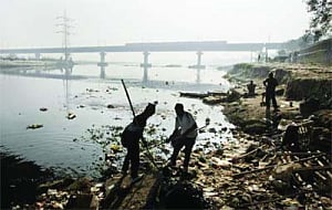 Illegal colonies that pollute Yamuna to go