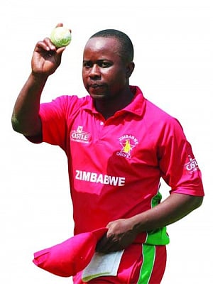 SA win despite Utseya hat-trick