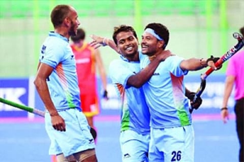 India beat China to enter semis