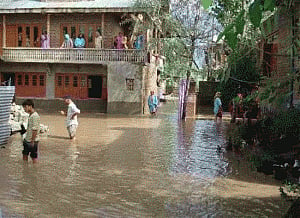 Jammu flood tolls climbs up to 160, Rajnath assures help