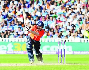 Dhoni fails to finish