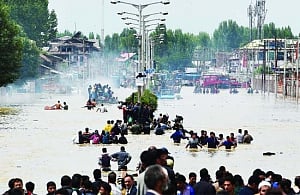 Misery floods J&K, PM grants Rs 1,000-cr aid