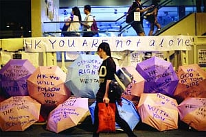 Standoffs get ugly at Hong Kong democracy protests