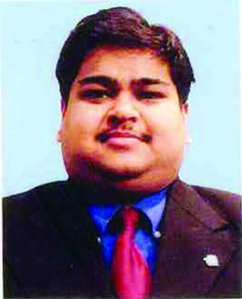 Mamata stares at Saradha noose