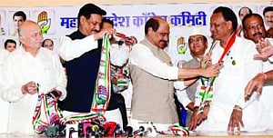 4 Independent MlAs rejoin Cong