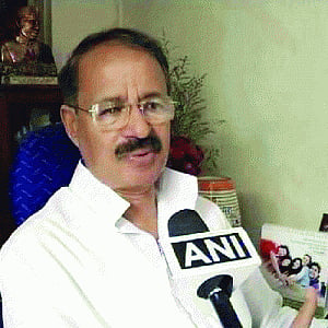 Tewari, Alvi rebel against diktat