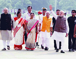BJP retains 6, Cong wins 3 seats in Guj