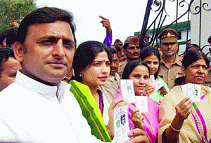 I thank people for rejecting the communal forces: Akhilesh