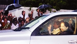 Amma arrives amid grand welcome with aides in tow