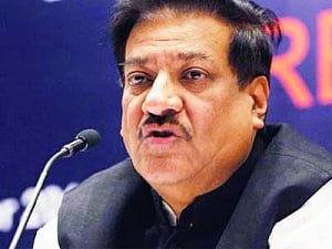 Cong to contest all 288 seats if talks with NCP fails: Chavan