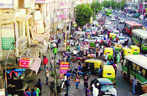 Drive to purge E Delhi's lifeline of squatters