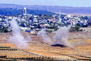'Israel shoots down Syria warplane on Golan Heights'