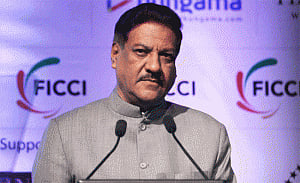Chavan quits as Maharashtra CM