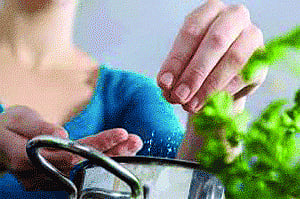 High salt consumption raises risk of heart diseases, stroke