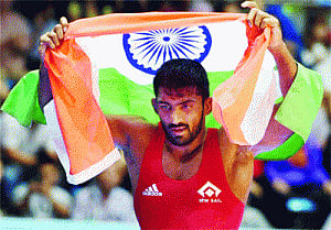 Yogeshwar snatches Gold from the jaws of defeat