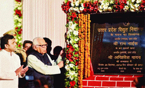 Image of Govt depends on power situation: Akhilesh