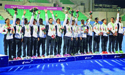 Hockey eves bring Bronze home
