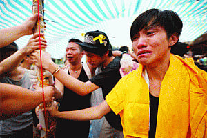 Clashes break out at Hong Kong protests