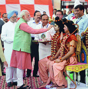In Mann ki Baat on AIR, Modi makes khadi pitch