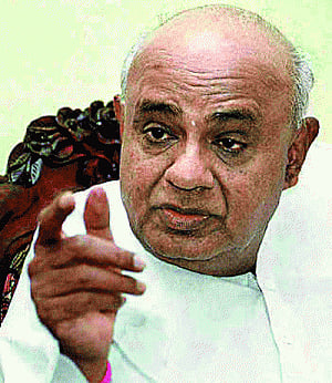 Shift Jaya to TN: Deve Gowda to K'taka Govt