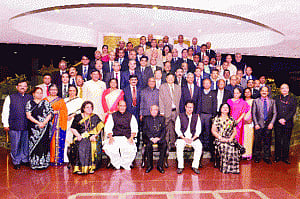 Rajnath for use of Hindi in Govt offices