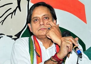 Tharoor issue: Cong in Ker to seek action from high command