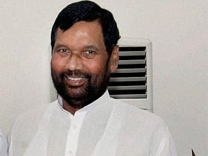 Paswan says NDA intact despite trouble in Maha, Haryana