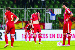 Slovakia shock Spain, England win