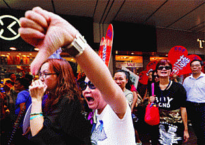 Hong Kong leader says democracy movement has 'almost zero chance'