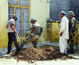 After lull, Pak guns spit fire & destruction