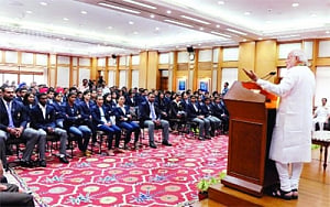 Modi lauds Asiad medallists, grants Rs 450cr