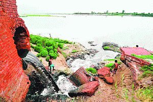 SC cracks whip on Centre, PCB; questions action against polluting industries
