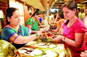 Jewellery sales to jump by 35%during Dhanteras: Experts