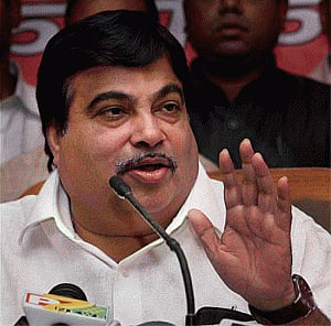 MlA Khopade offers to quit for Gadkari; Fadnavis tight-lipped