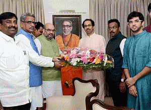 Diwali break for Maha politics